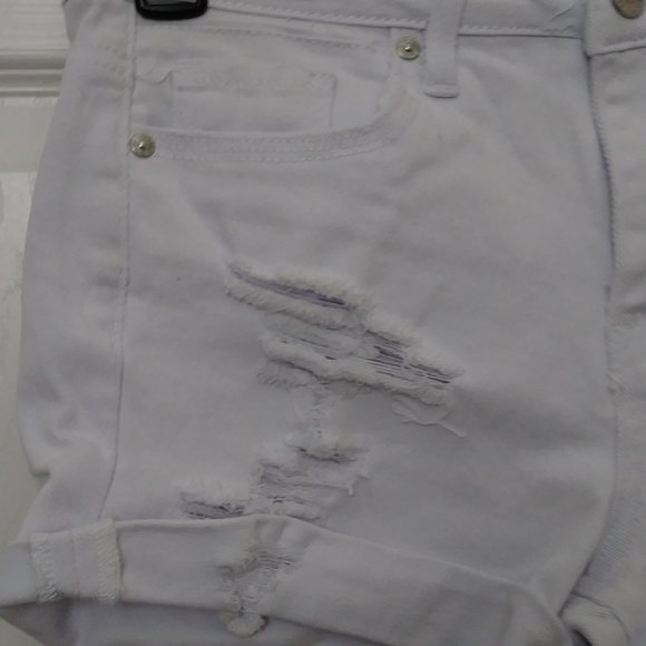 Almost Famous Distress Shorts Size 3 White - Picture 8 of 14